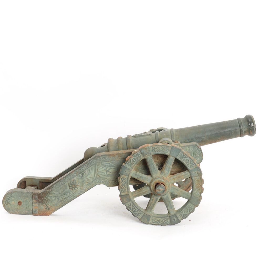 Antik replica av en kanon